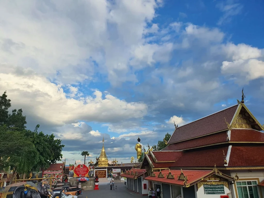 famous temples in Chiang Mai travel destination